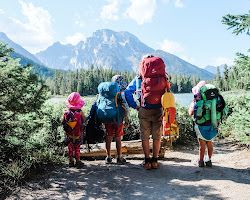 Family backpacking with kids